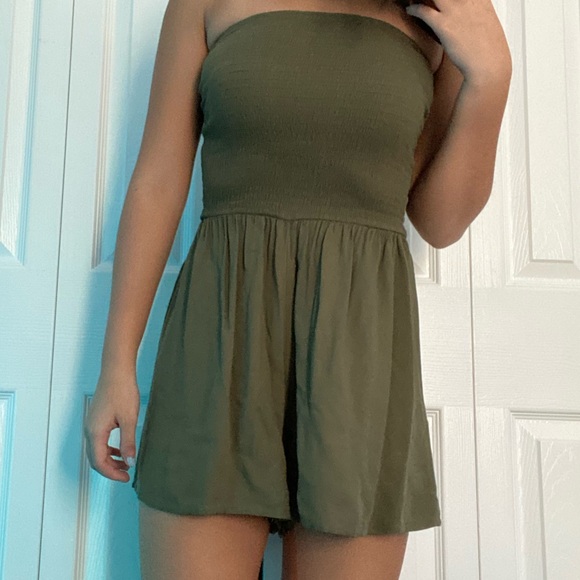 Garage Army Green Romper - Picture 3 of 3